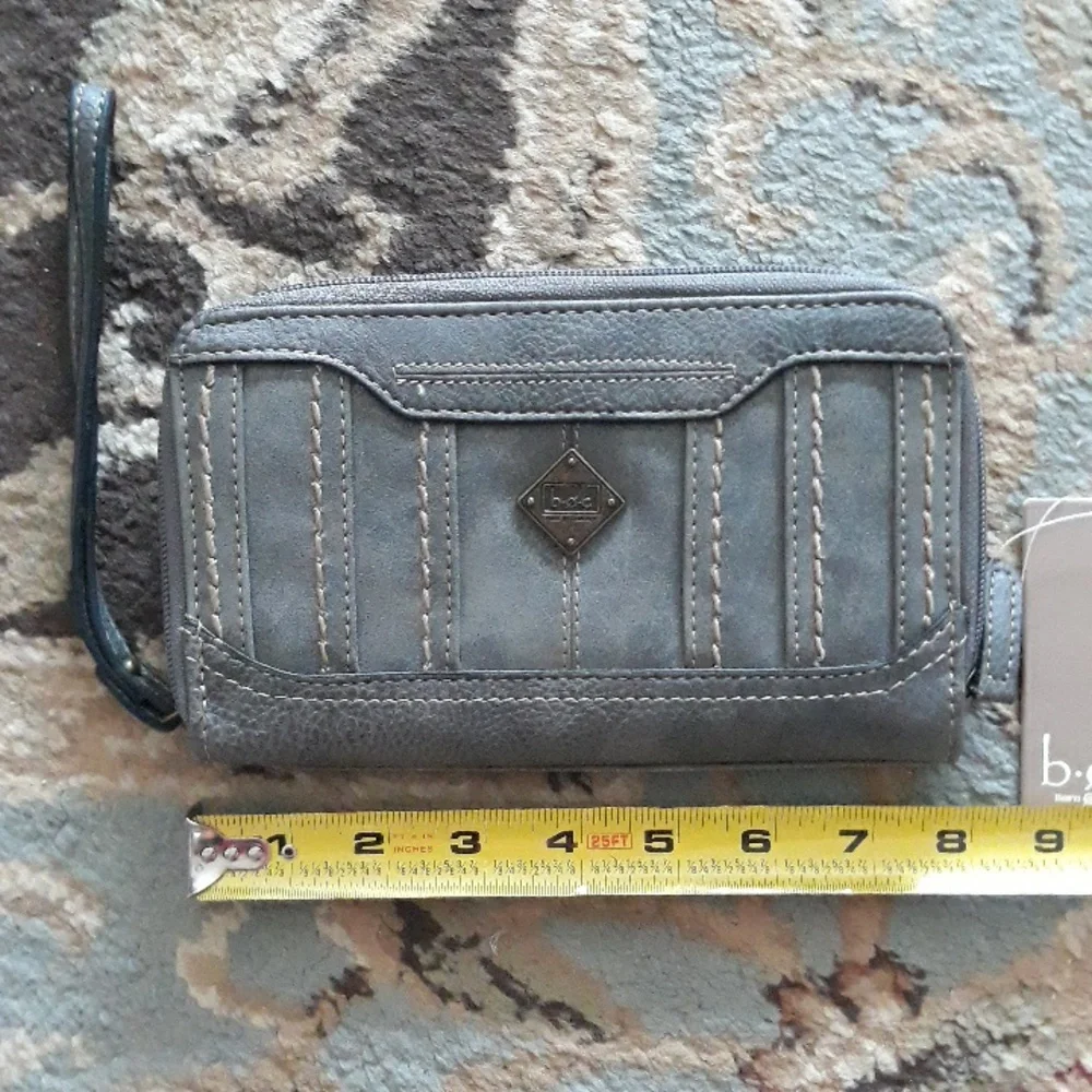 *Host Pick*b.o.c pretty wristlet - Picture 14 of 16